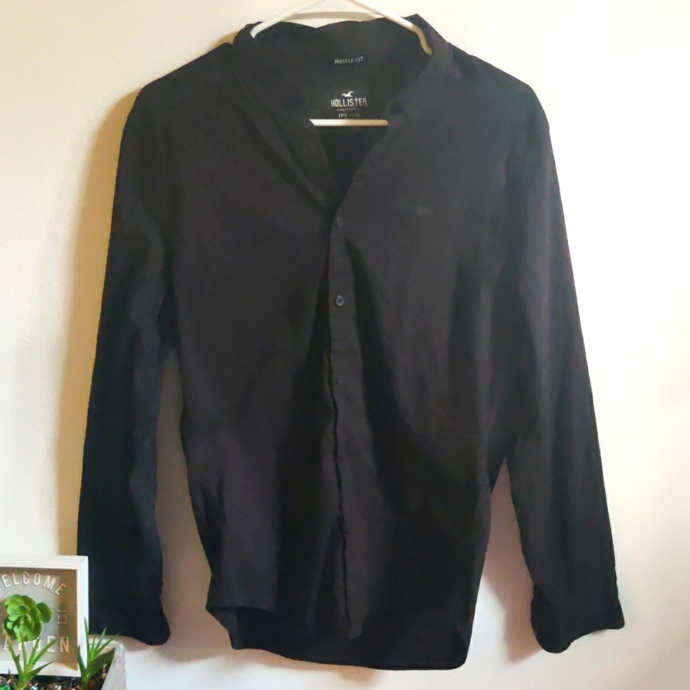 Hollister Muscle Fit Shirt